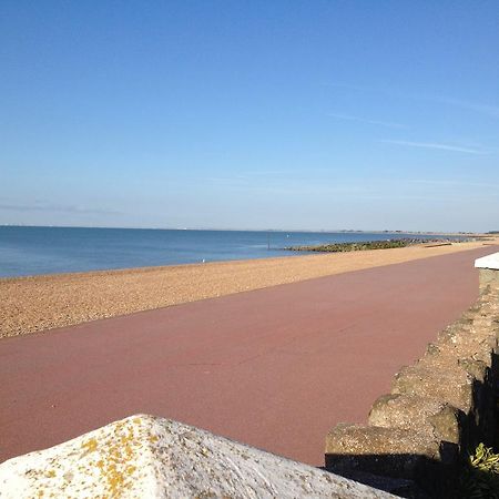 The Beach Bed and Breakfast Hythe  Buitenkant foto
