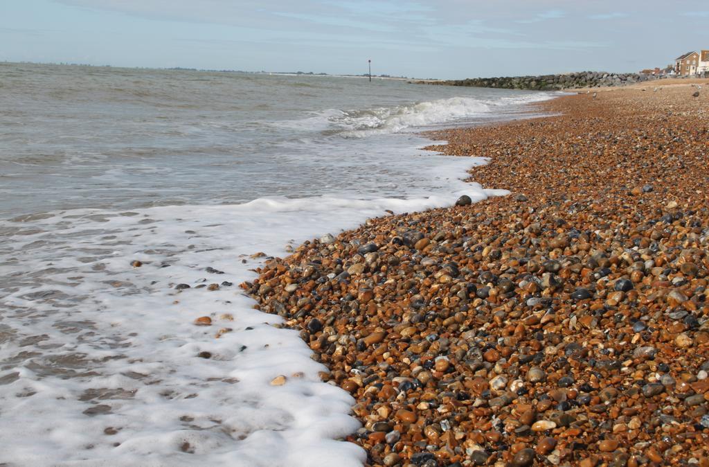 The Beach Bed and Breakfast Hythe  Buitenkant foto