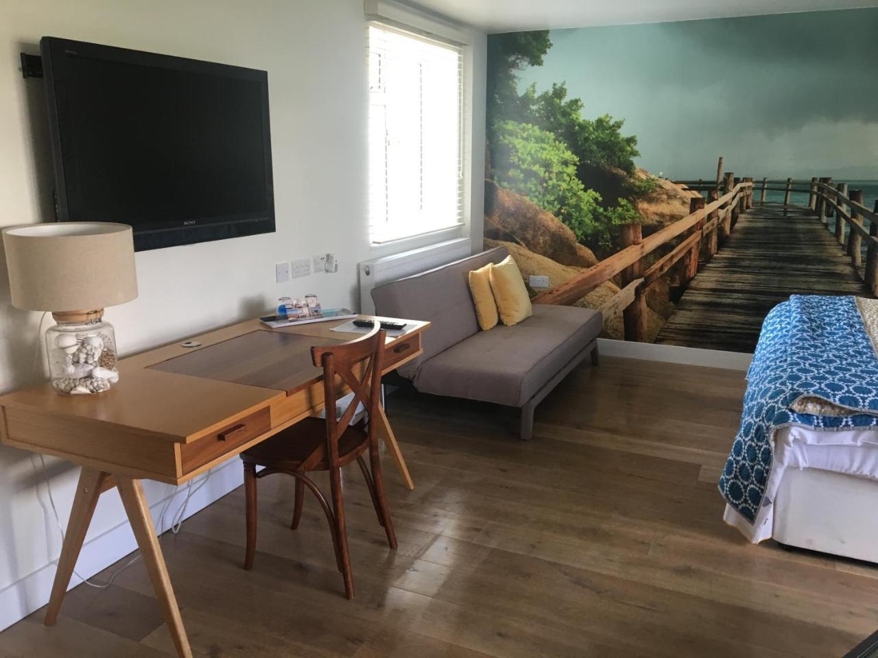 The Beach Bed and Breakfast Hythe  Buitenkant foto